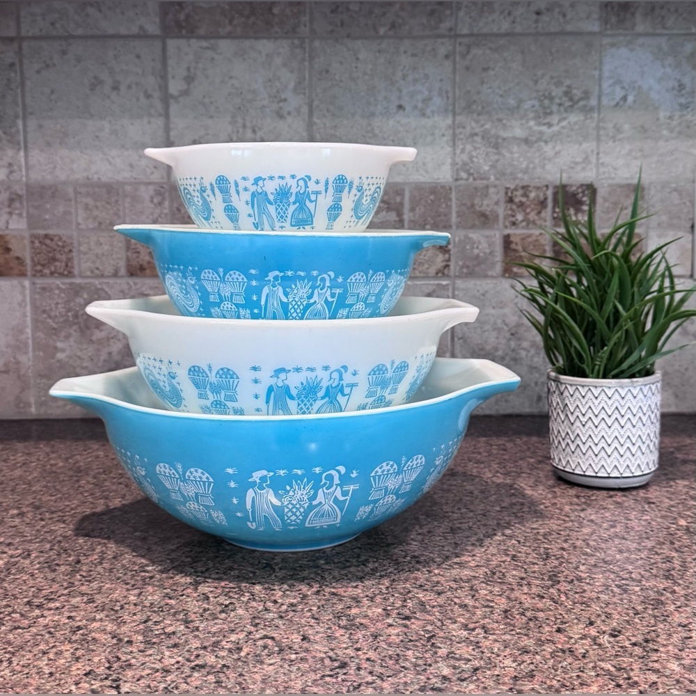 VTG 1962 Pyrex Amish Butterprint Cinderella Mixing Bowls, Set of 4, Pls Read Des